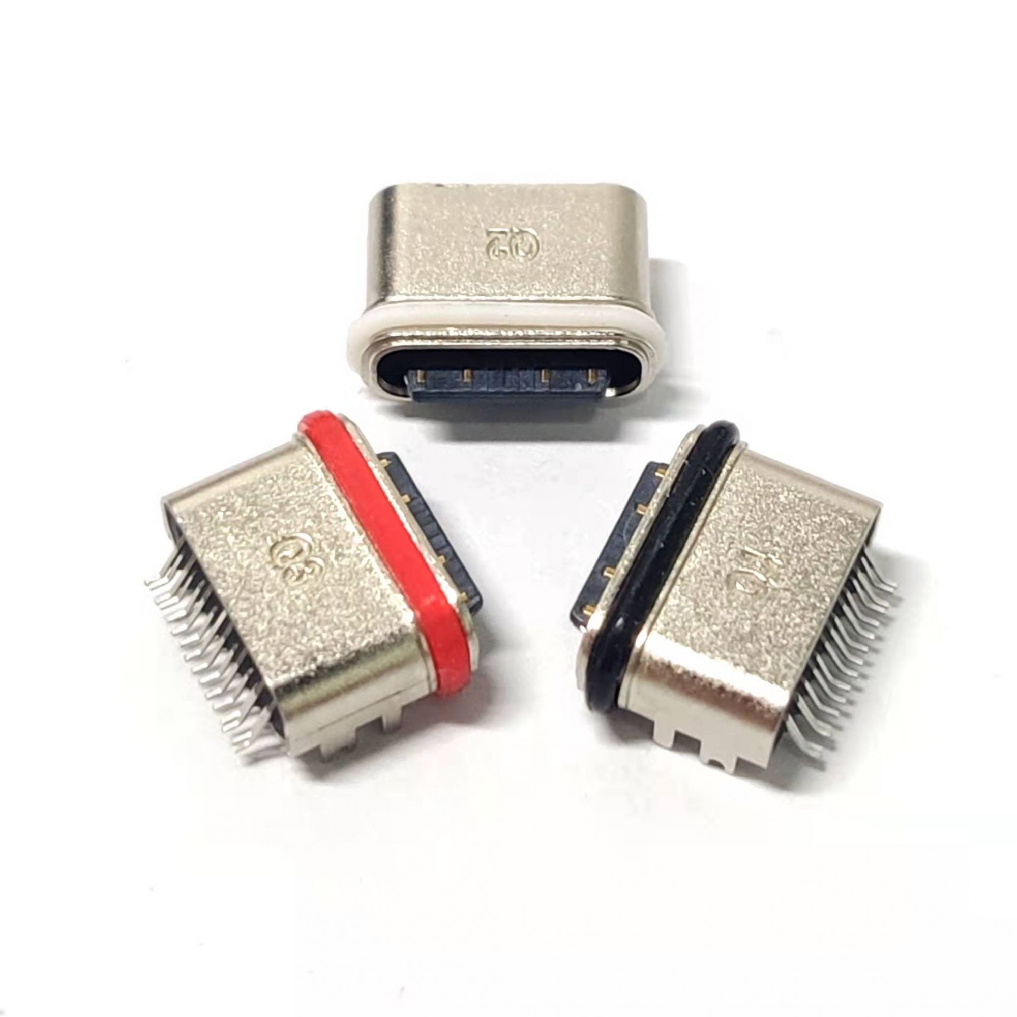 TYPE-C 16P防水母座 板上四脚带柱 U型口粉末冶金